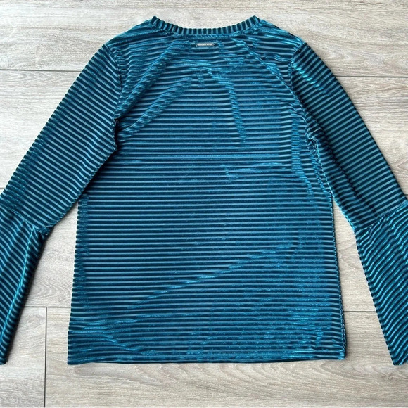 Michael Kors Turquoise Velvet Stripe Flutter  Sleeve Top - Picture 13 of 14